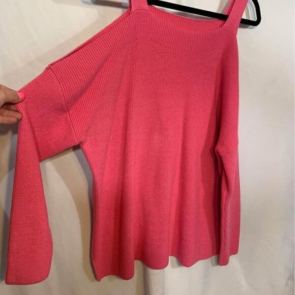 WOMAN’S cold shoulder sweater. 100% cotton. Pink. Size large. Side slits. - Picture 2 of 8